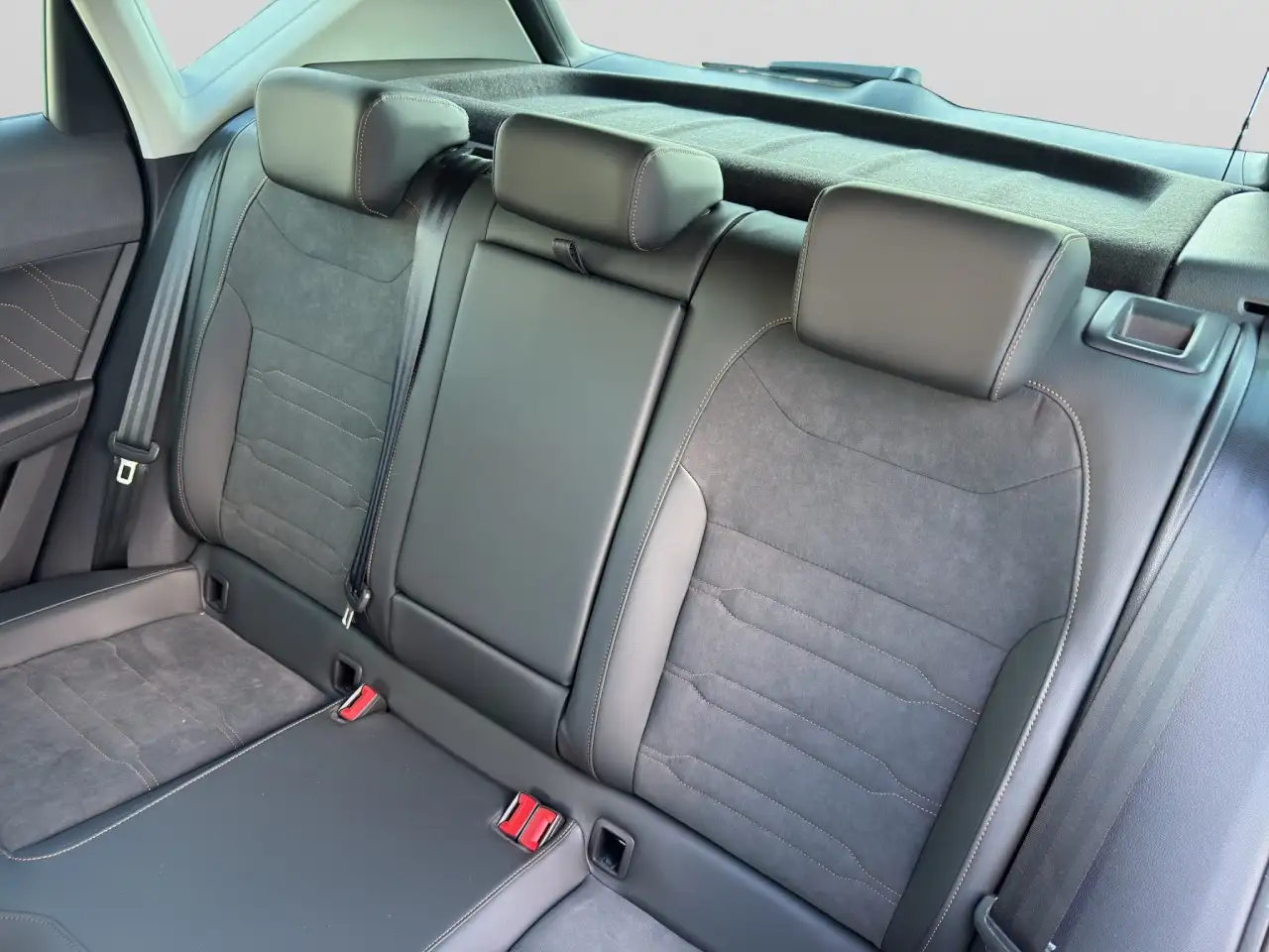 CUPRA Ateca 1.5 TSI AHK, DSG,SHZ,beats Klima Navi — معرض صور السيارة 14