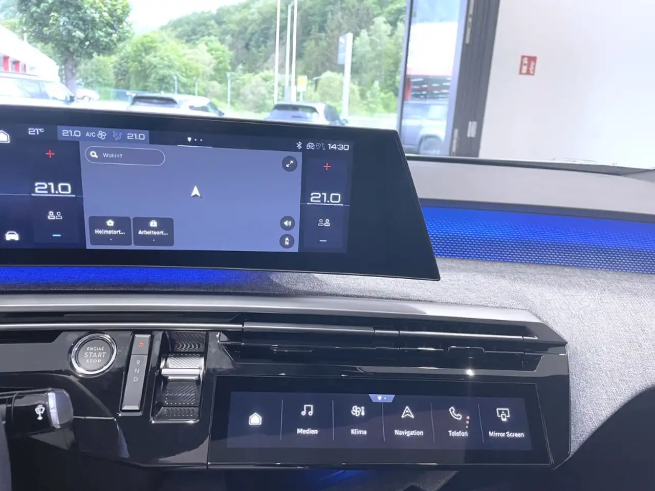 Peugeot 3008 GT Elektro 210 Navi Leder Massage Kamera — Galerie du véhicule 19