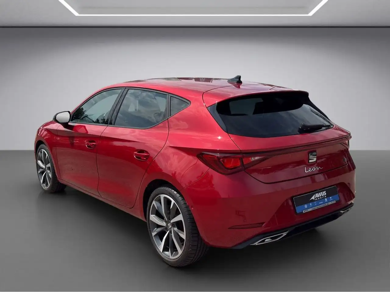 SEAT Leon 1.0eTSI DSG FR — Vehicle gallery 4