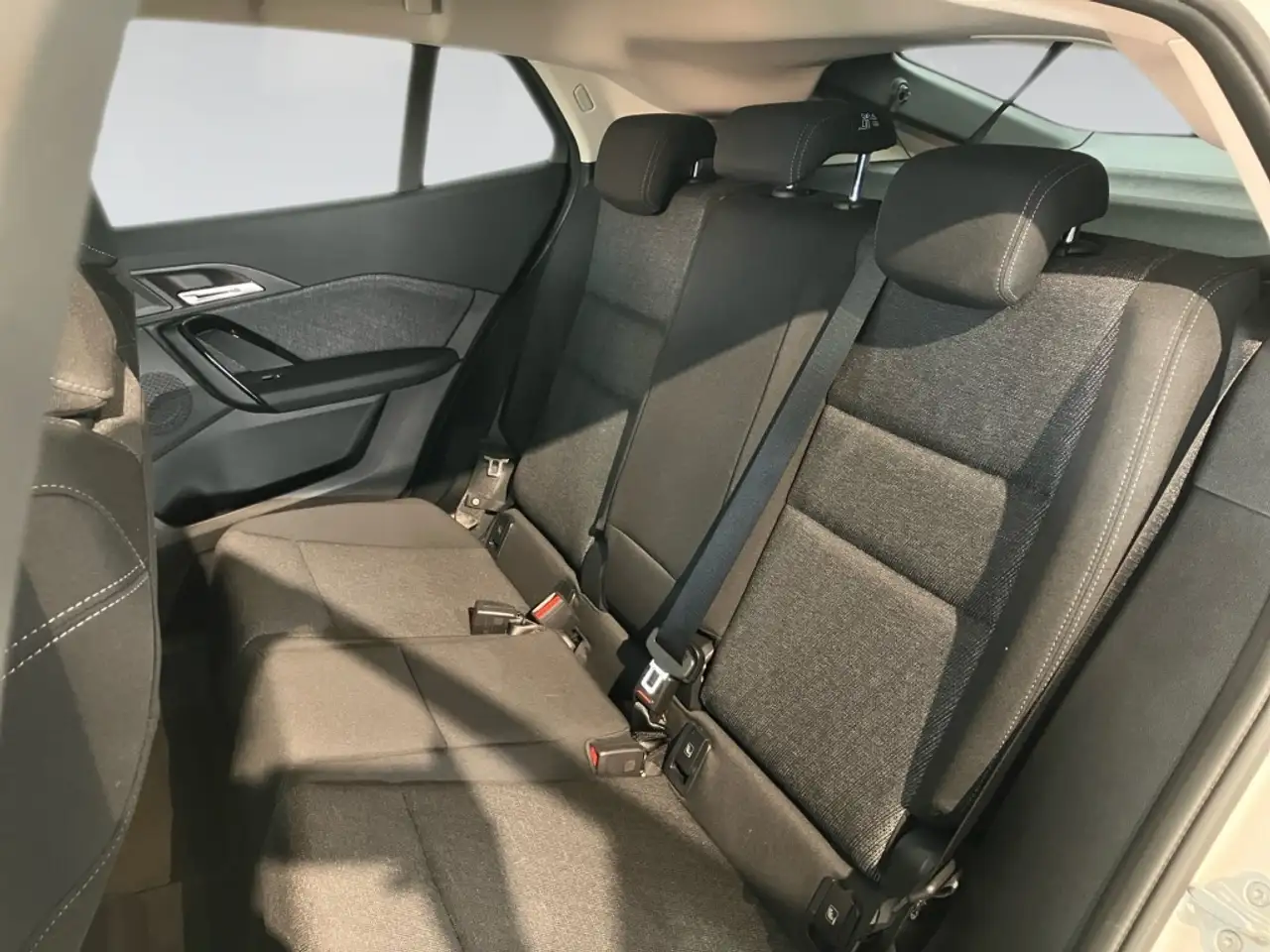 BMW iX2 eDrive20A — Galería del vehículo 15