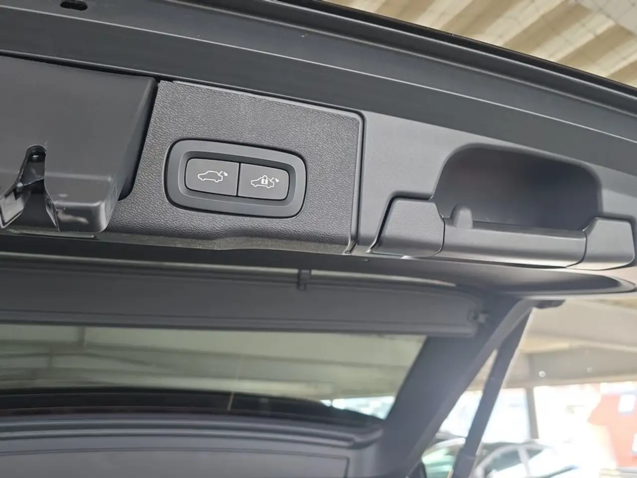 Volvo XC60 XC60 B5 B AWD Core — Galerie du véhicule 17