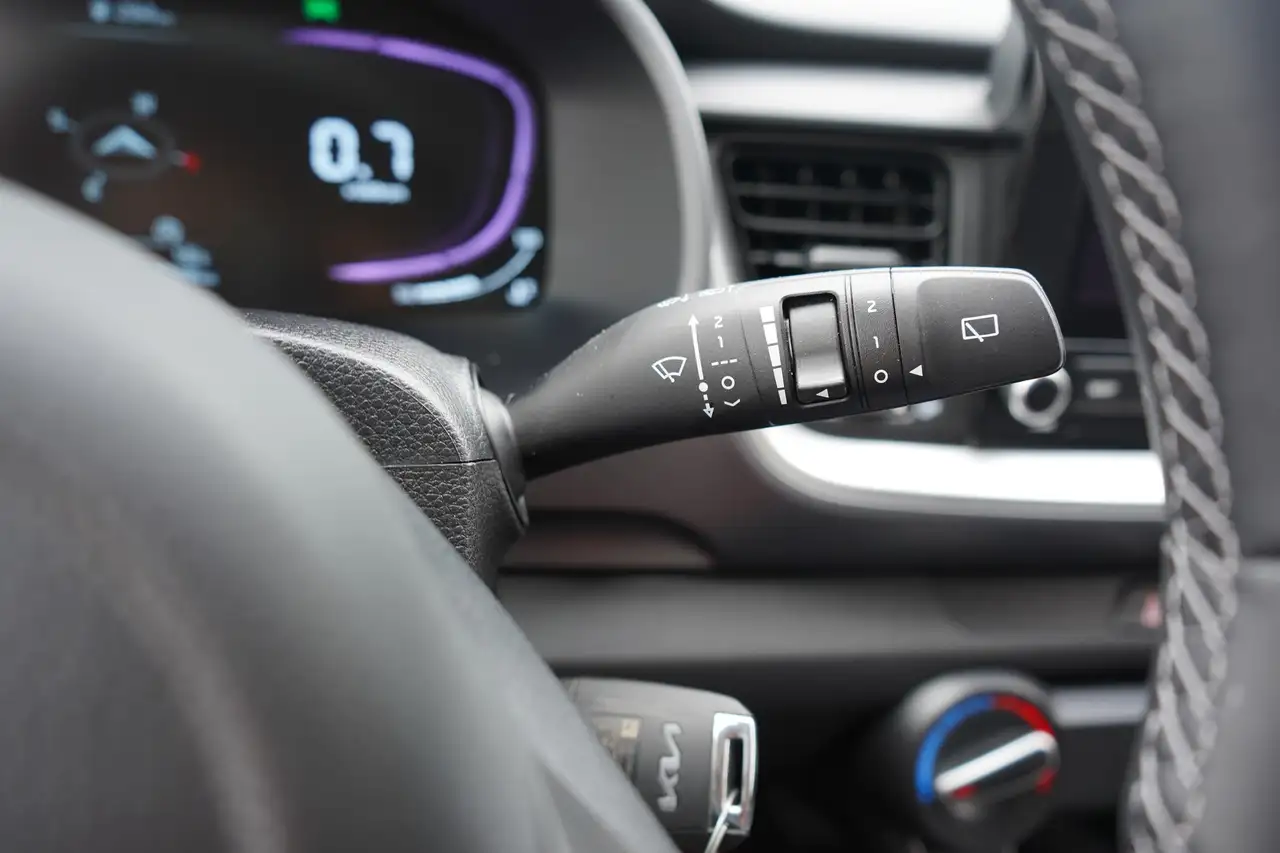 Kia Stonic 1.2 Vision Navi Android Apple Tempomat — Galería del vehículo 17