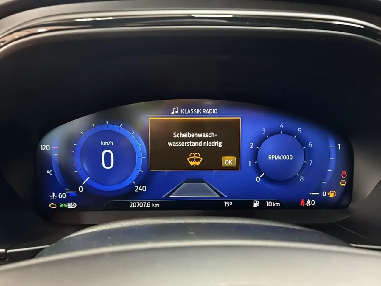 Ford Focus Turnier 1.0 EcoBoost Hybrid ST-LINE X — Galería del vehículo 13