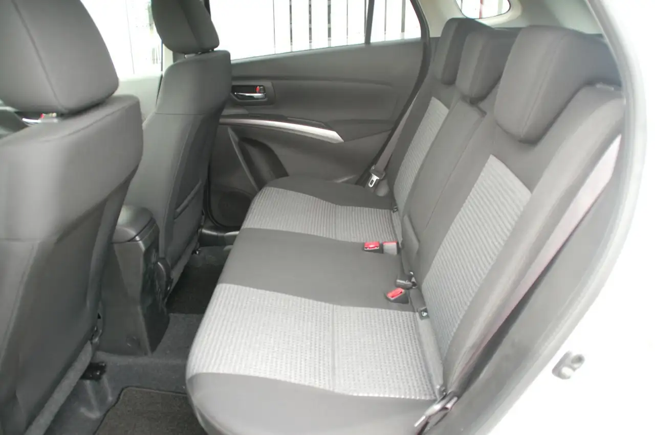 Suzuki S-Cross 1.4 Comfort Allgrip Hybrid inkl. AHK — Galerie du véhicule 17