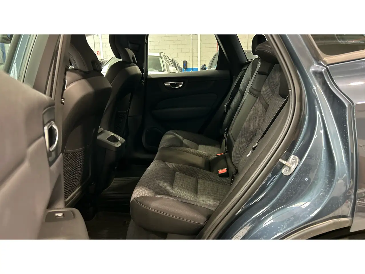 Volvo XC60 B4 Essential FWD Aut. — Galerie du véhicule 10