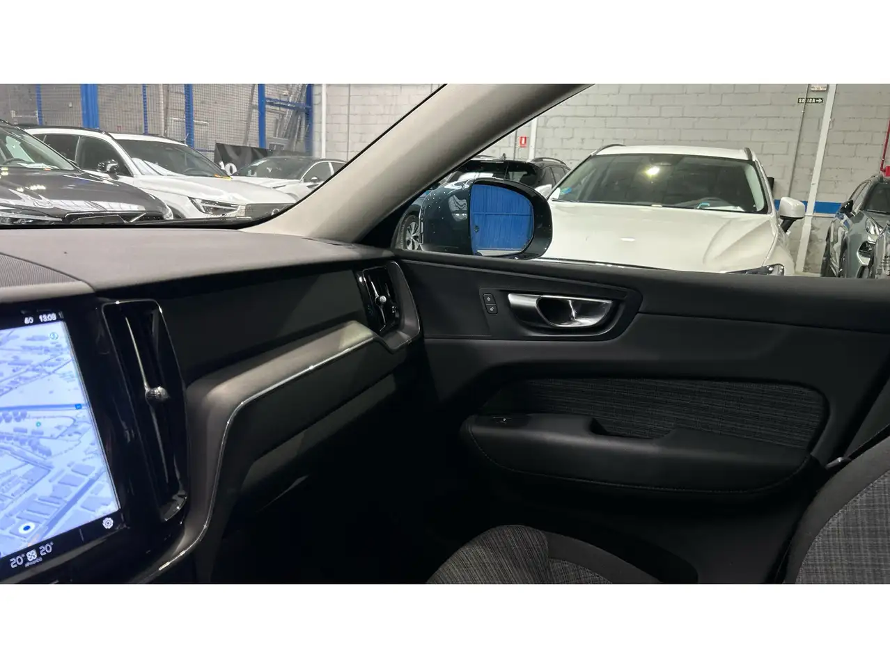 Volvo XC60 B4 Essential FWD Aut. — Galerie du véhicule 40