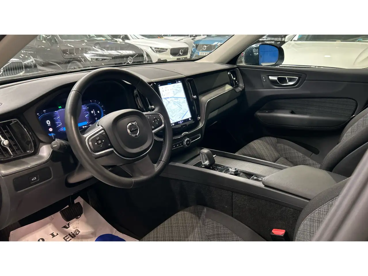 Volvo XC60 B4 Essential FWD Aut. — Galerie du véhicule 39