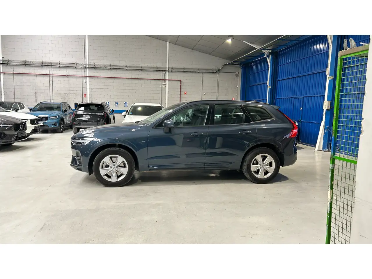 Volvo XC60 B4 Essential FWD Aut. — Galerie du véhicule 21