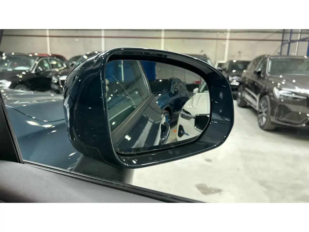Volvo XC60 B4 Essential FWD Aut. — Galerie du véhicule 19