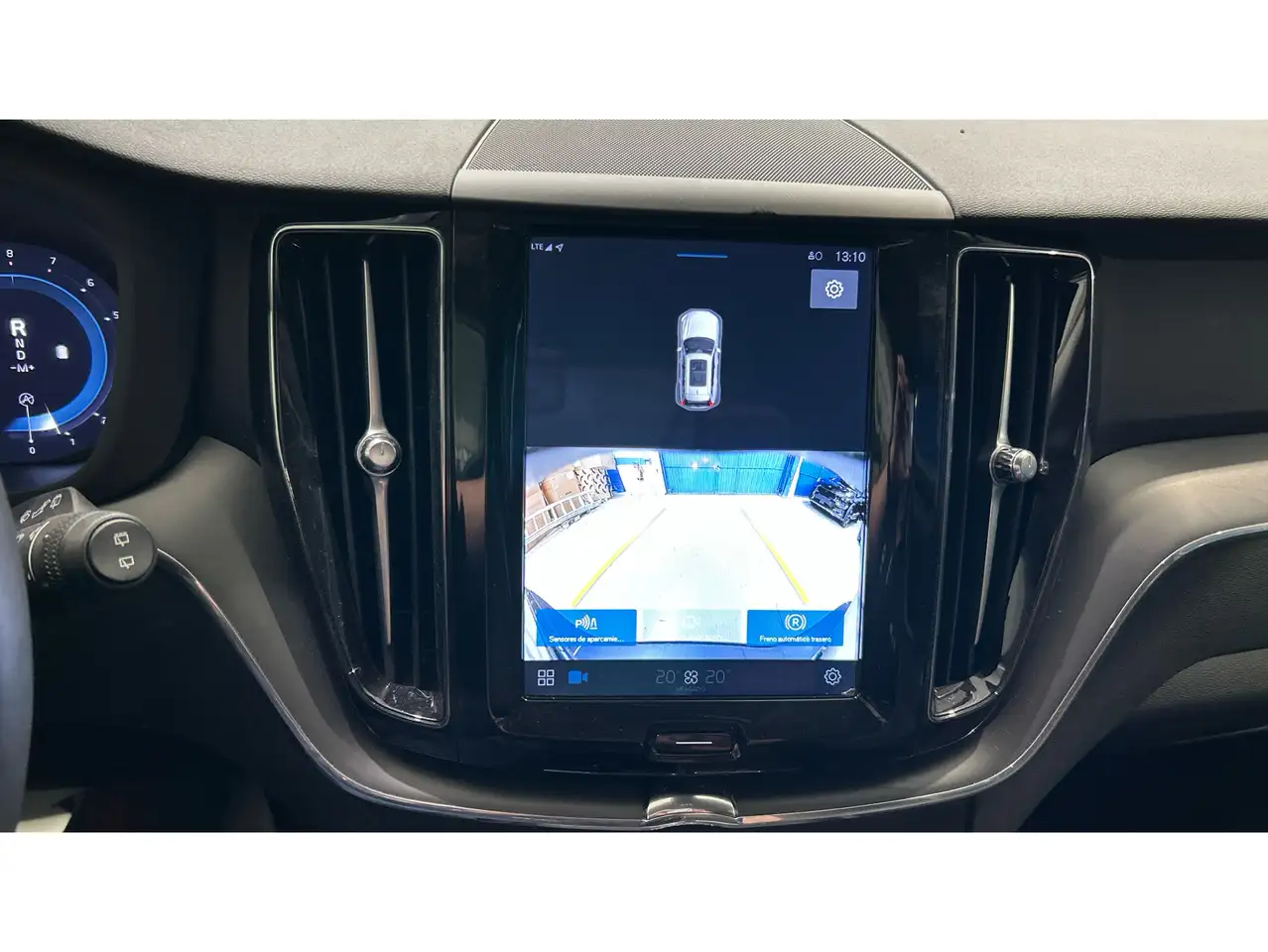 Volvo XC60 B4 Essential FWD Aut. — Galerie du véhicule 18