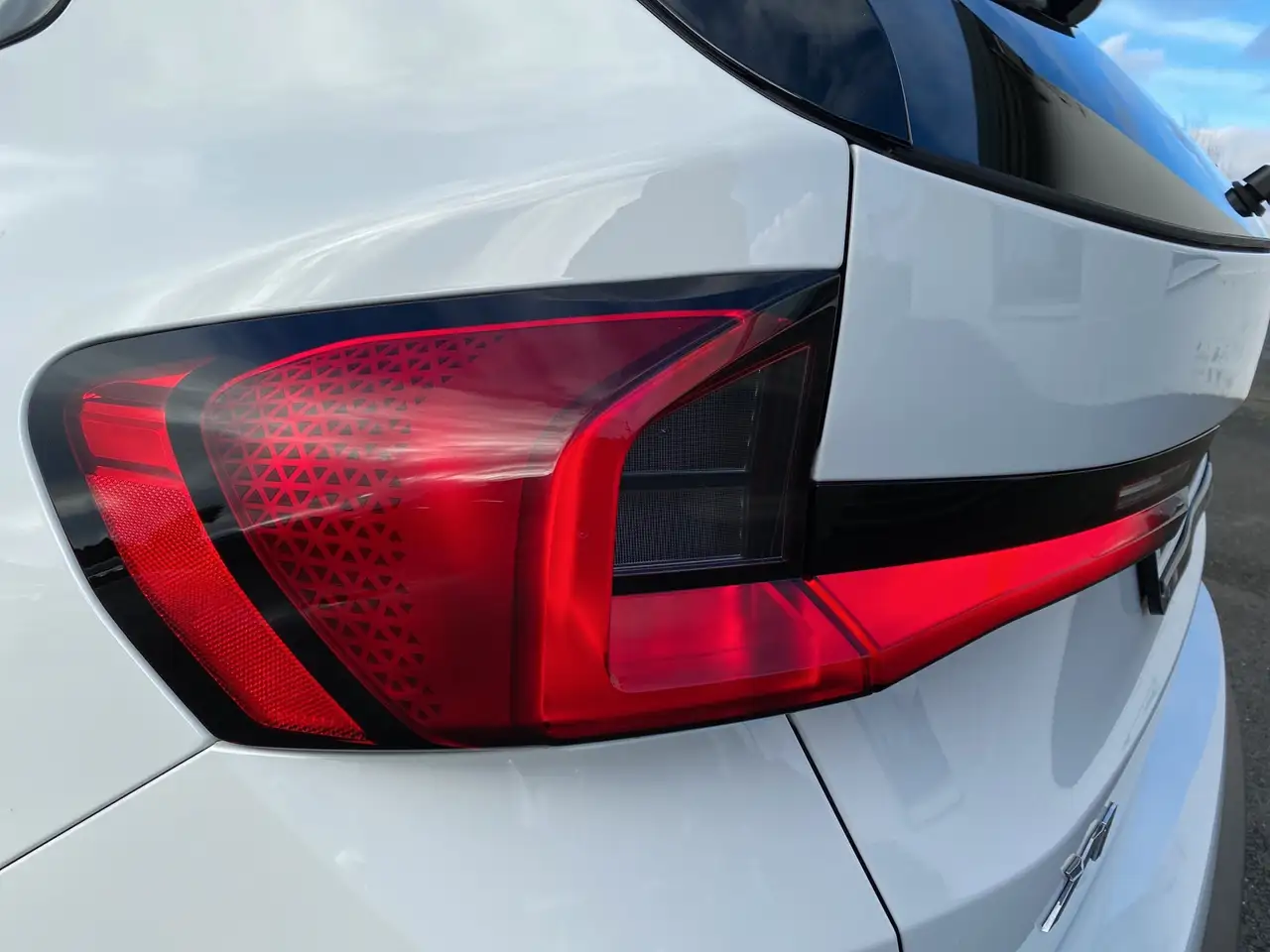 BMW X1 xDrive23i DrvAssPlus 360° AHK HUD DAB — Vehicle gallery 18