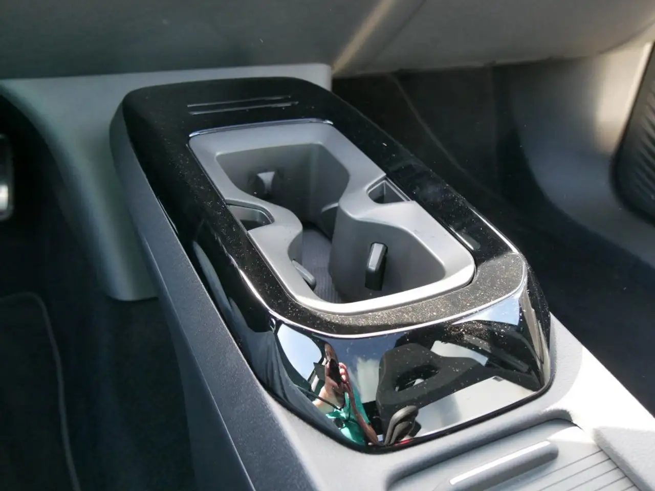 Volkswagen ID.5 GTX 4Motion Navi AHK LED ACC PDC SHZ HUD DC — معرض صور السيارة 16