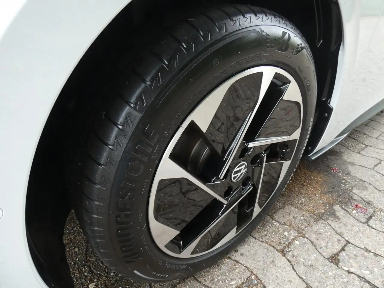 Volkswagen ID.3 Pro LED Navi SHZ RKamera PDC ACC AKlima Klima — Galería del vehículo 15