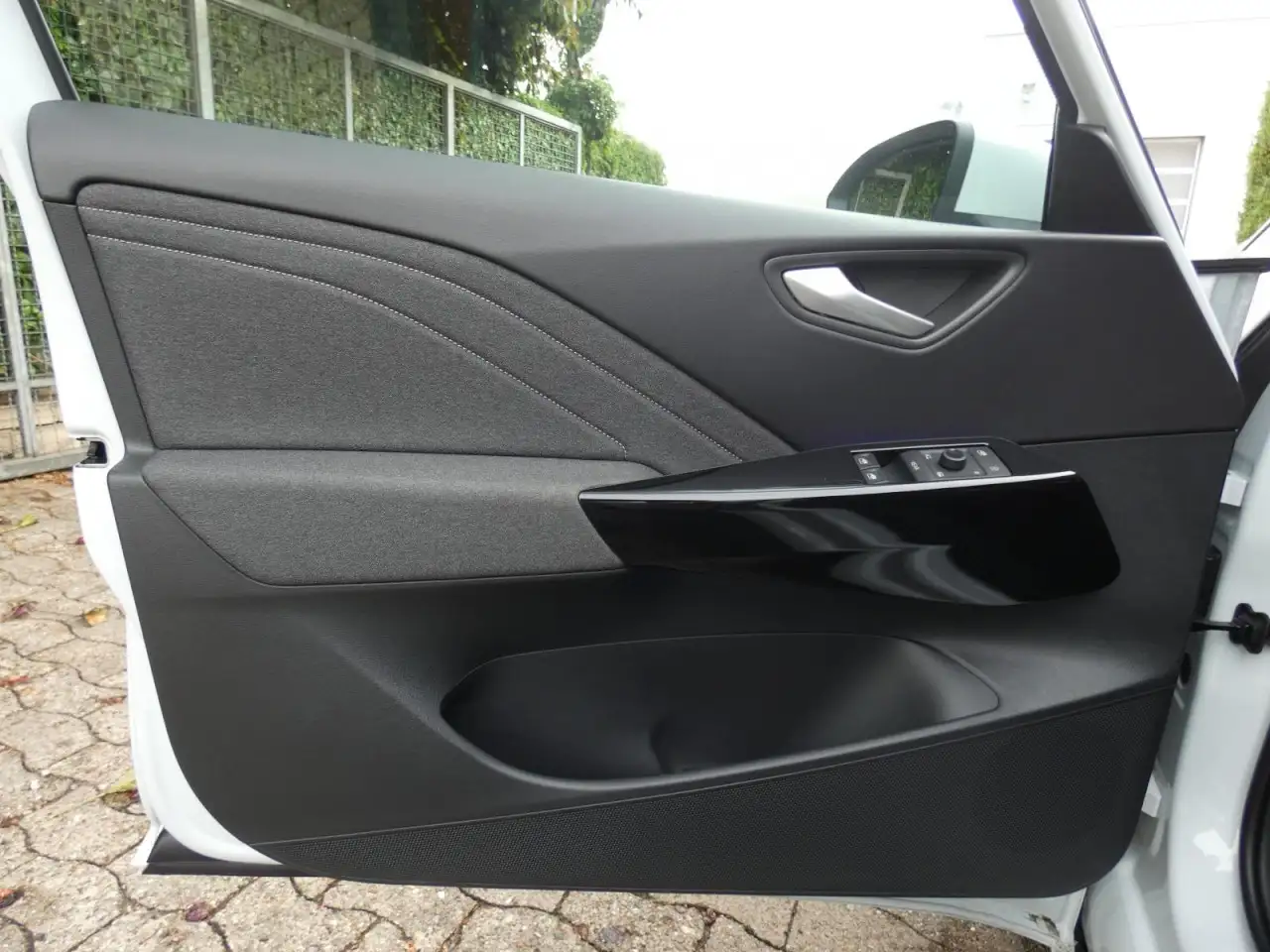 Volkswagen ID.3 Pro LED Navi SHZ RKamera PDC ACC AKlima Klima — Galería del vehículo 13