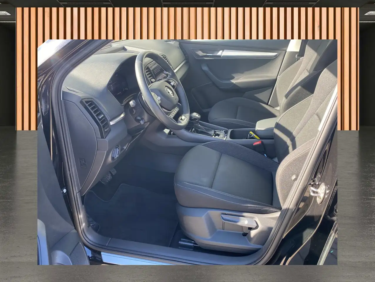 Skoda Karoq 1.5 TSI DSG Selection*Kessy*DAB*LED — Galería del vehículo 6