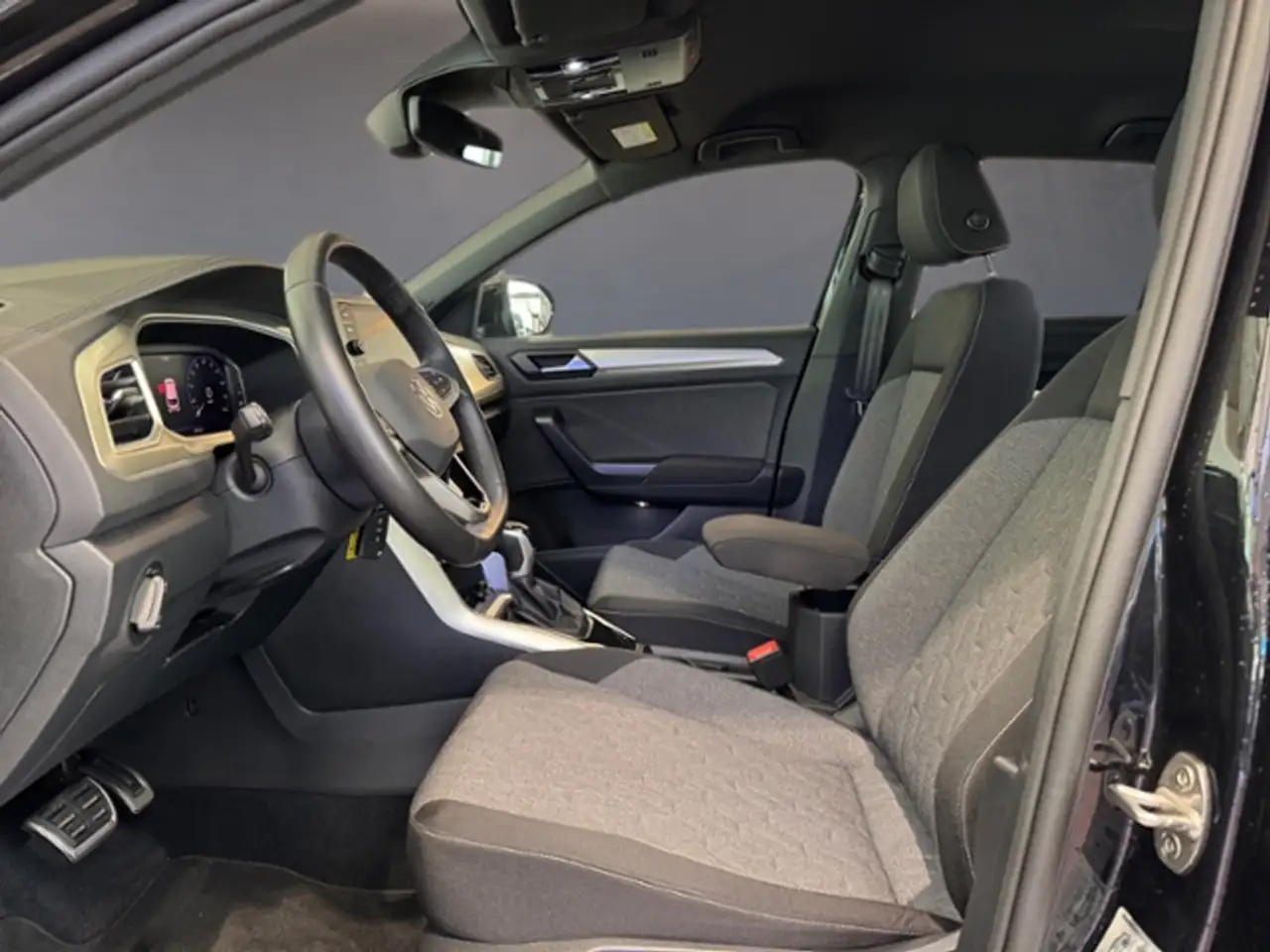 Volkswagen T-Roc 1.5 TSI Move LM KLIMA APP CONNECT — Vehicle gallery 10