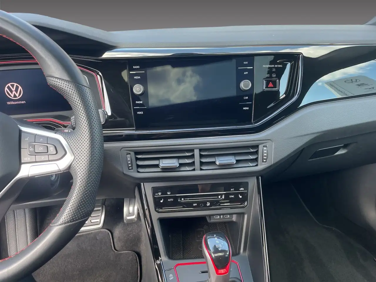 Volkswagen Polo GTI Edition 25 2.0 TSI DSG IQ.DRIVE+PANO — Galería del vehículo 11