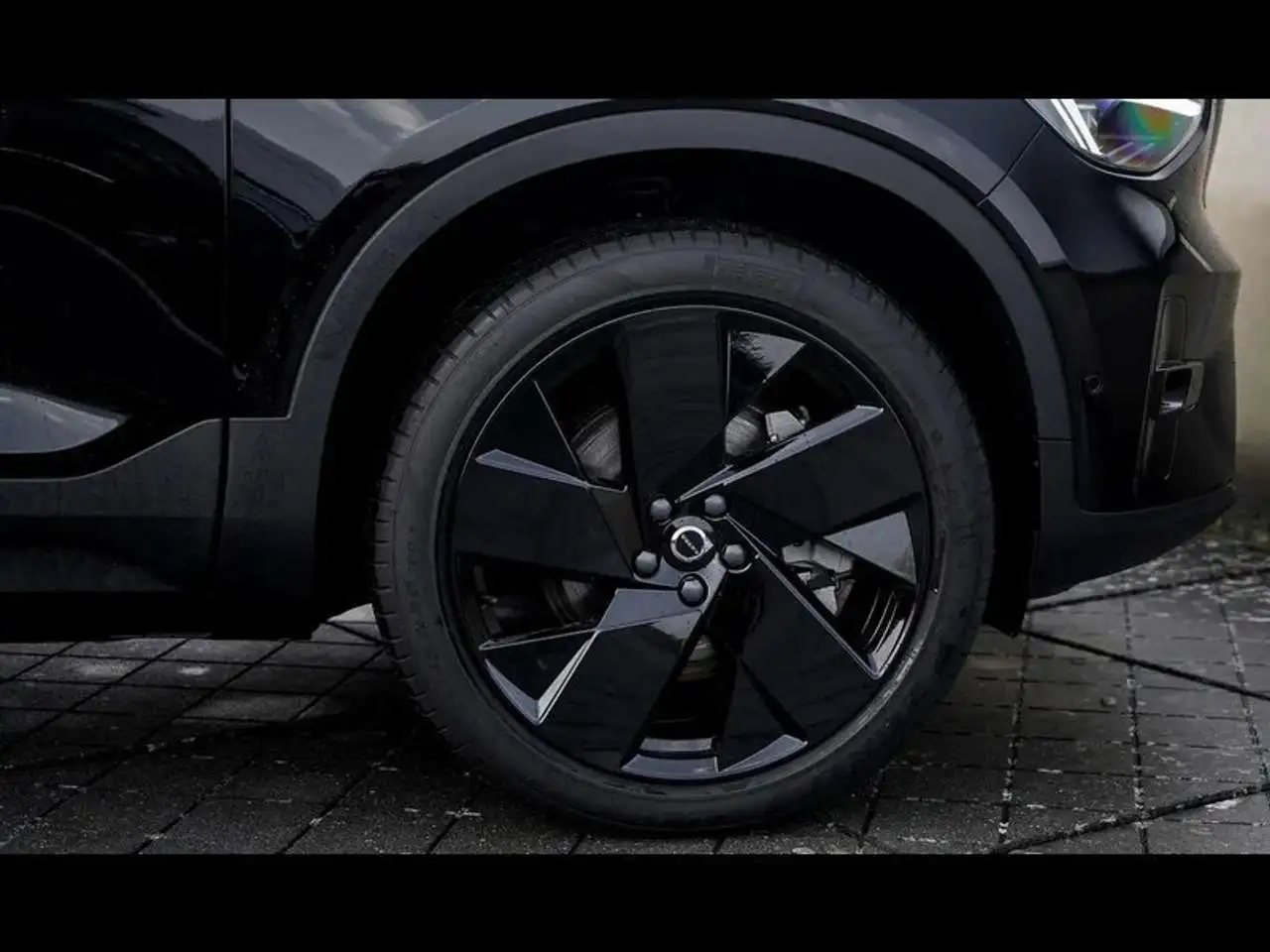 Volvo EX40 Fully Electric Single Motor Extended Range RWD Plu — معرض صور السيارة 13