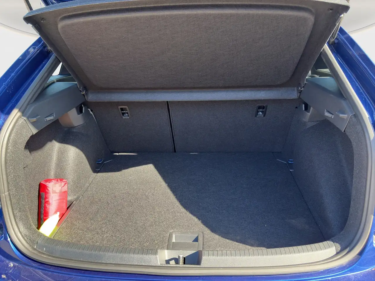 Volkswagen Taigo R-line 1.0 TSI 85 kW DSG KAMERA NAVI — معرض صور السيارة 13