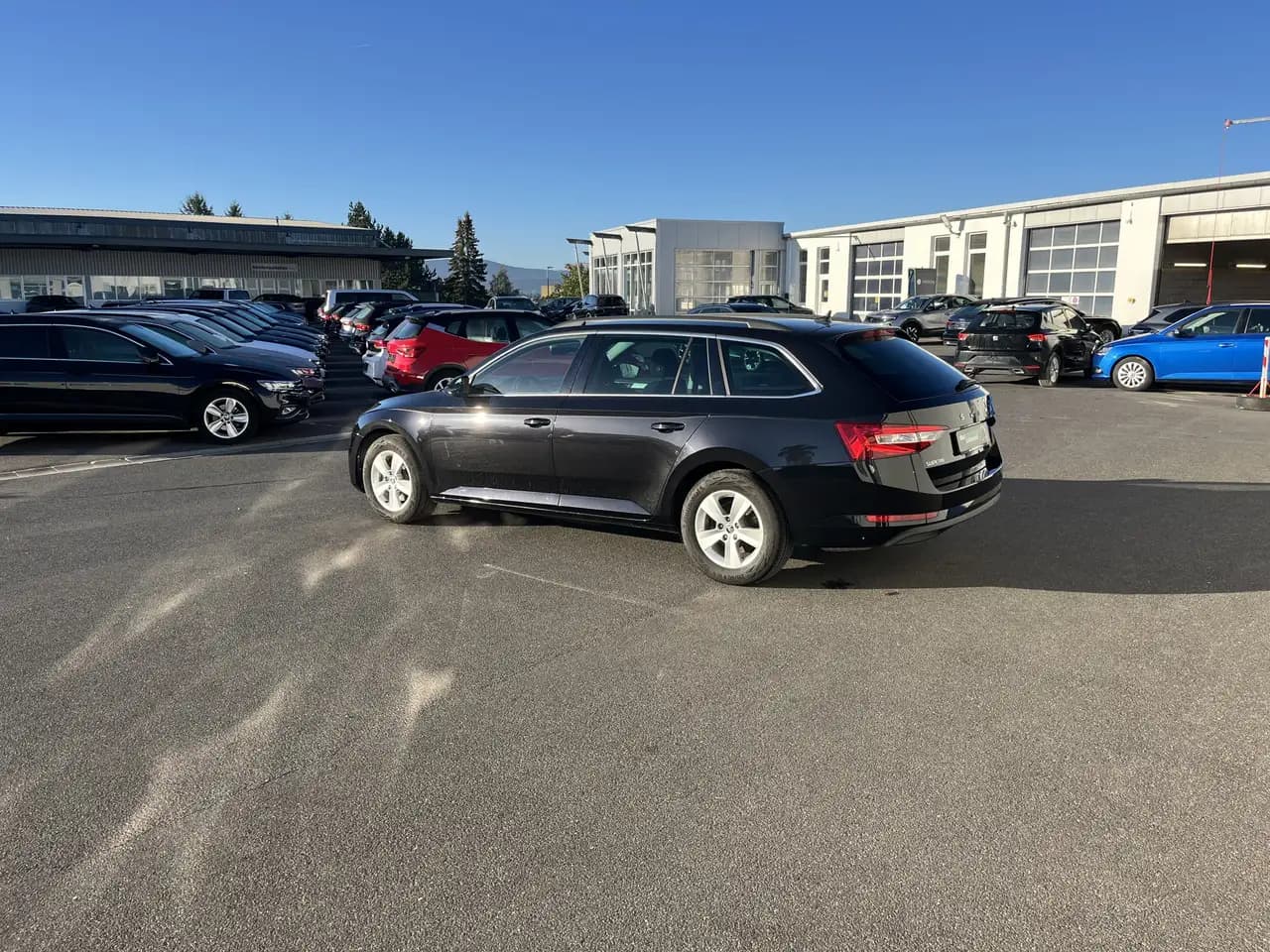 Skoda Superb Combi 1.5 TSI DSG Ambition Navi SHZ ACC LED PDC DA — معرض صور السيارة 10