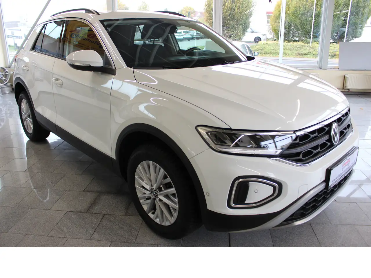 Volkswagen T-Roc Life,Top-Ausstattung,Top-Zustand — معرض صور السيارة 3