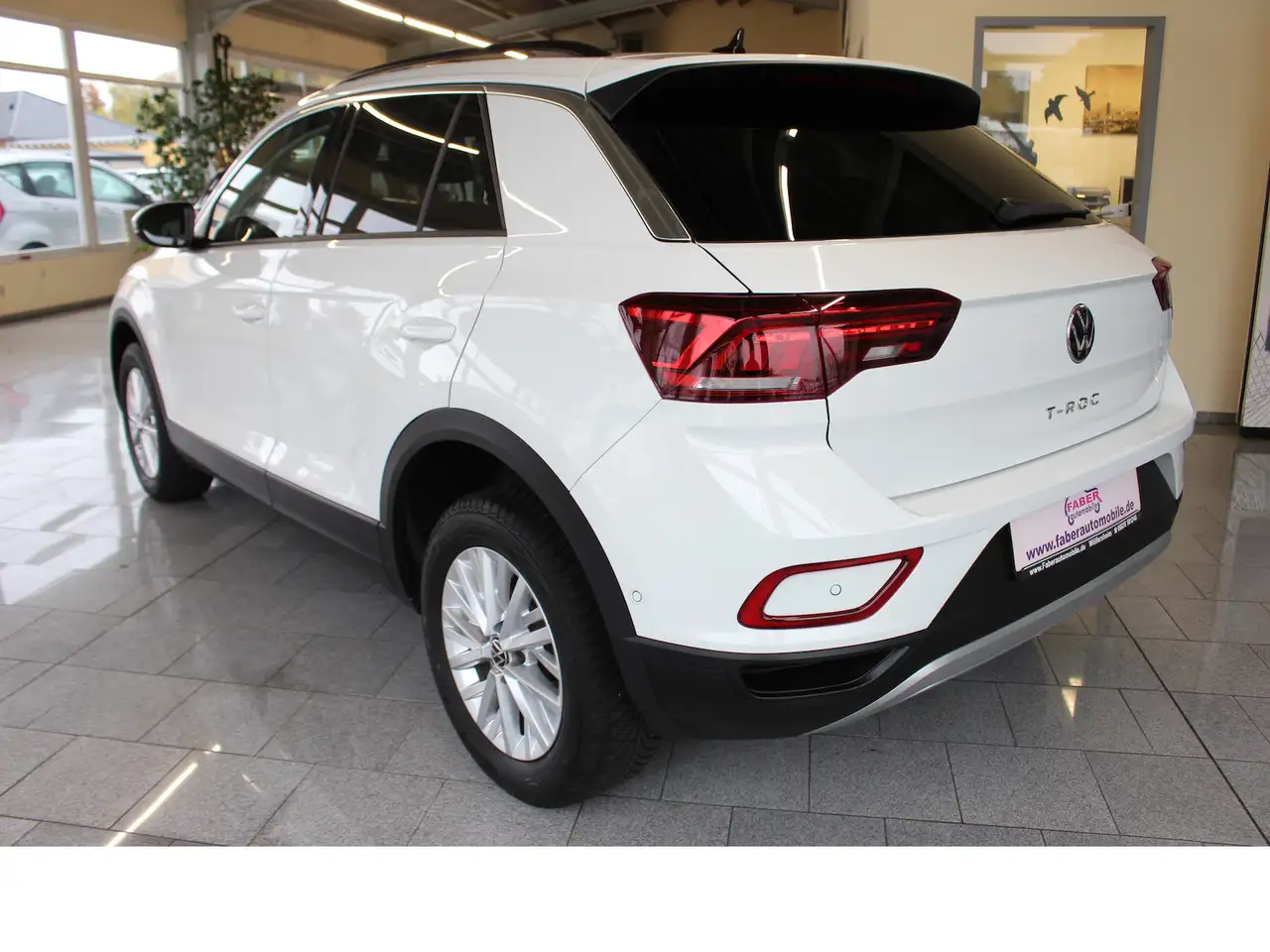 Volkswagen T-Roc Life,Top-Ausstattung,Top-Zustand — معرض صور السيارة 6