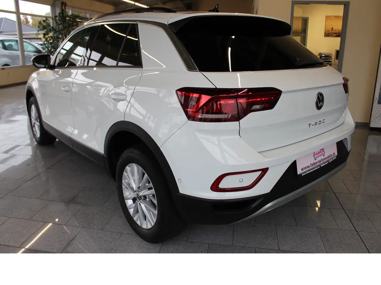 Volkswagen T-Roc Life,Top-Ausstattung,Top-Zustand — معرض صور السيارة 17