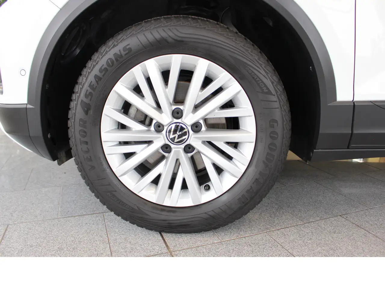 Volkswagen T-Roc Life,Top-Ausstattung,Top-Zustand — معرض صور السيارة 19