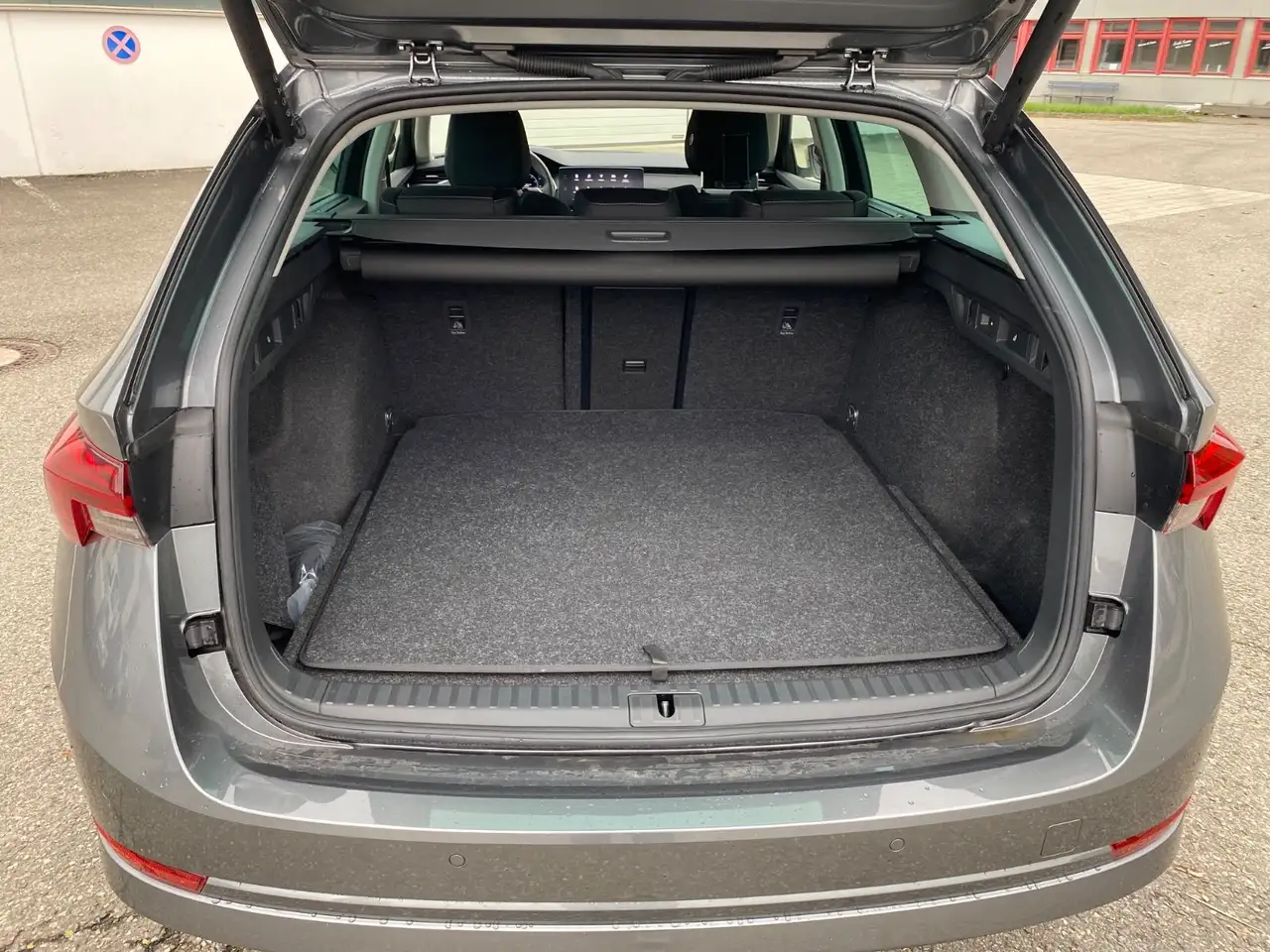 Skoda Octavia Combi 1,5 TSI DSG AHK/NAVI/KAMERA — Galerie du véhicule 18