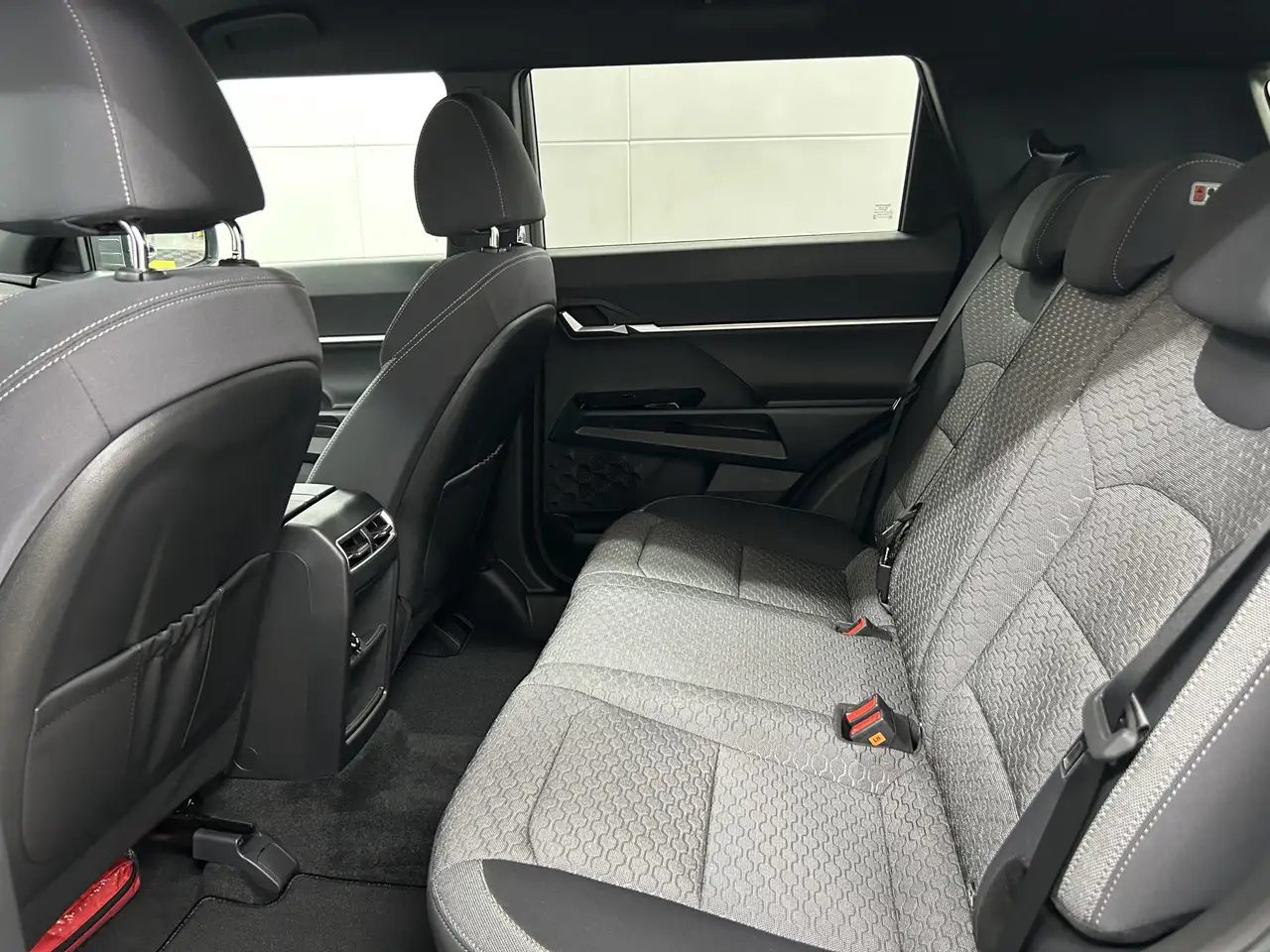SsangYong Torres Carplay+DAB+PDC+KAM+SHZ+LED+Touch+DigiKom — معرض صور السيارة 18