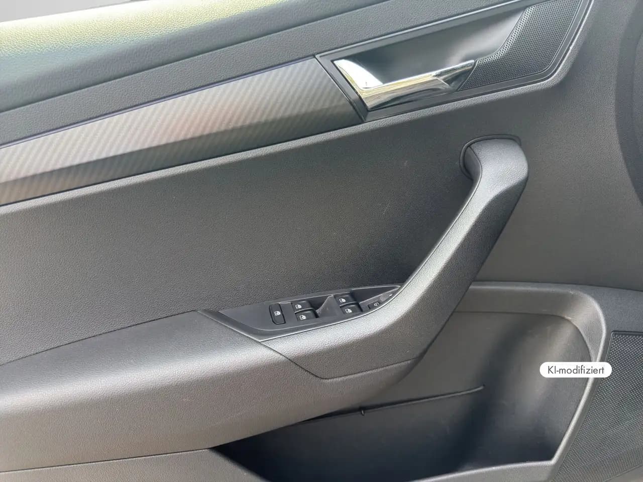 Skoda Karoq 1.5 TSI DSG Sportline MATRIX AHK — Vehicle gallery 13