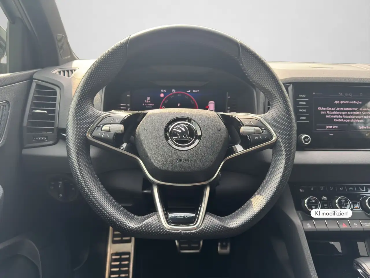 Skoda Karoq 1.5 TSI DSG Sportline MATRIX AHK — Vehicle gallery 9