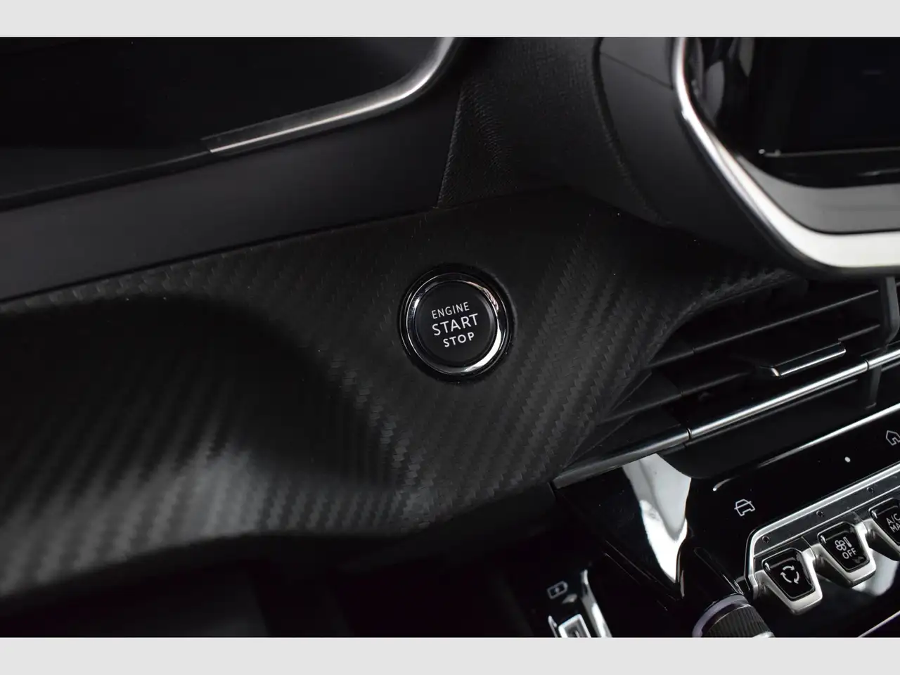 Peugeot 2008 1.2 PureTech S&S Allure 100 — Vehicle gallery 15