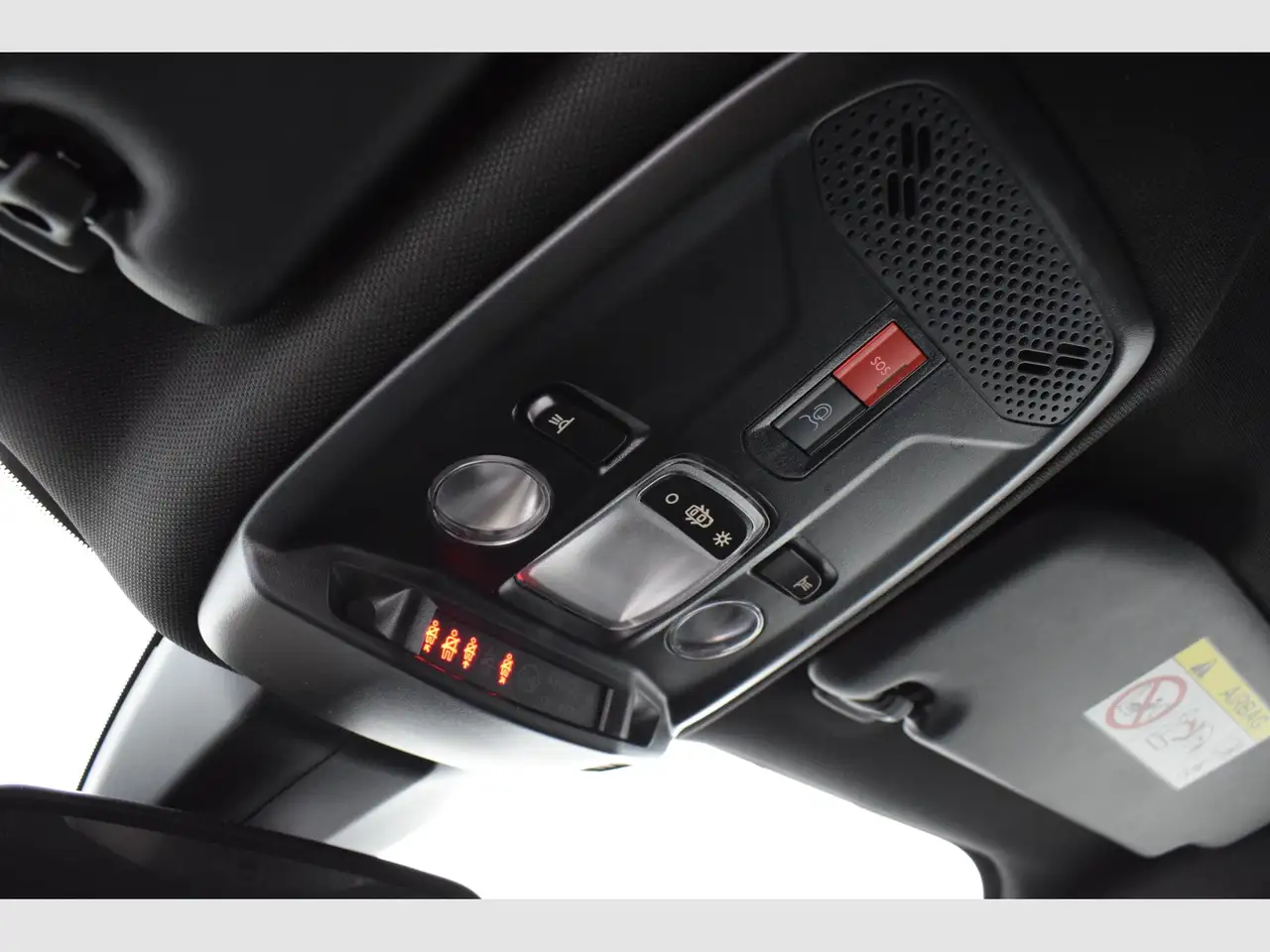 Peugeot 2008 1.2 PureTech S&S Allure 100 — Vehicle gallery 16