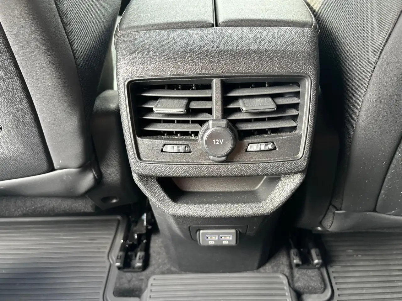 Peugeot 3008 GT AHK SHZ Kamera Carplay — معرض صور السيارة 26