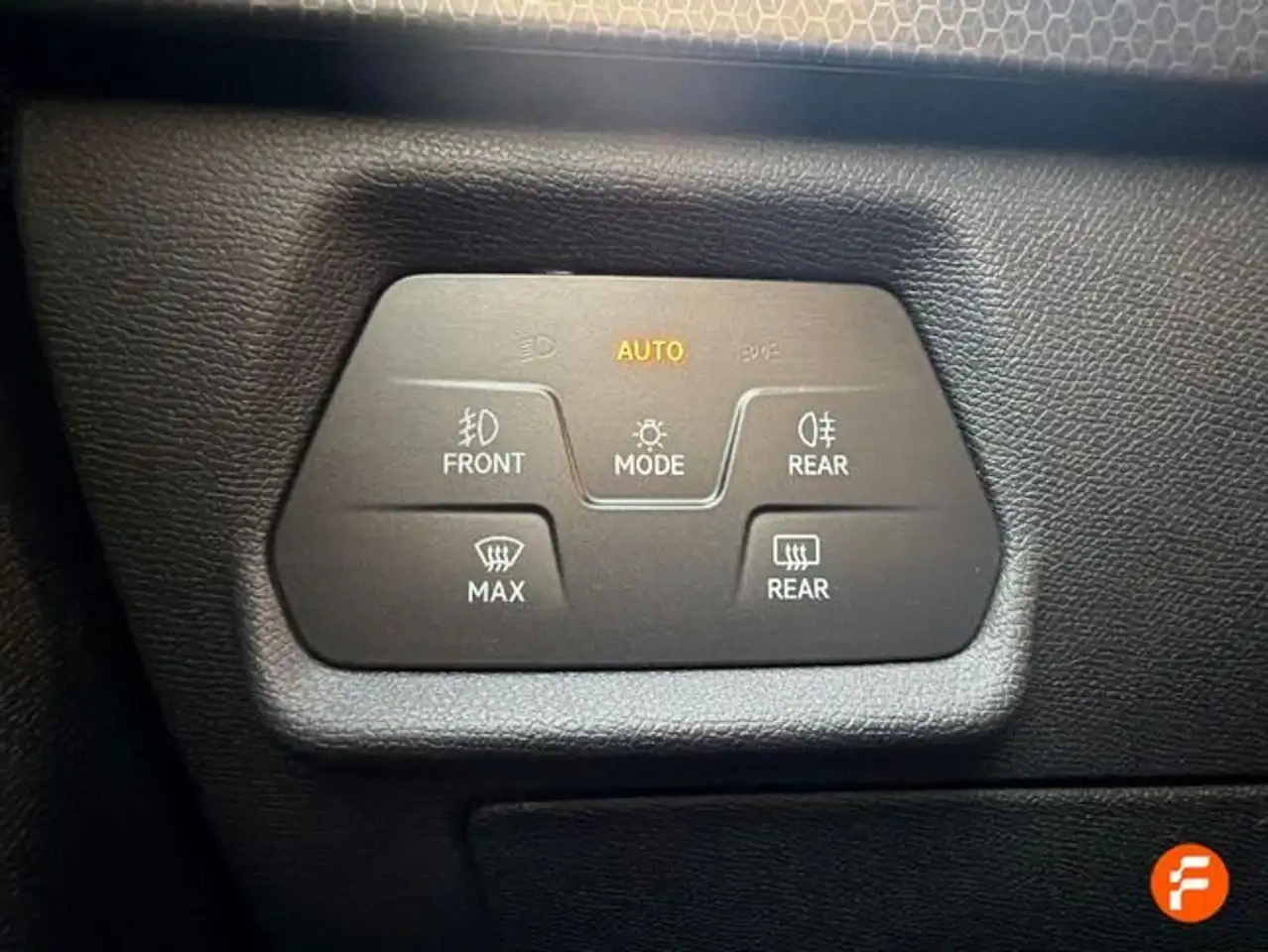 SEAT Leon 1.5 eTSI 110kW DSG S&S Style Special Ed — معرض صور السيارة 23