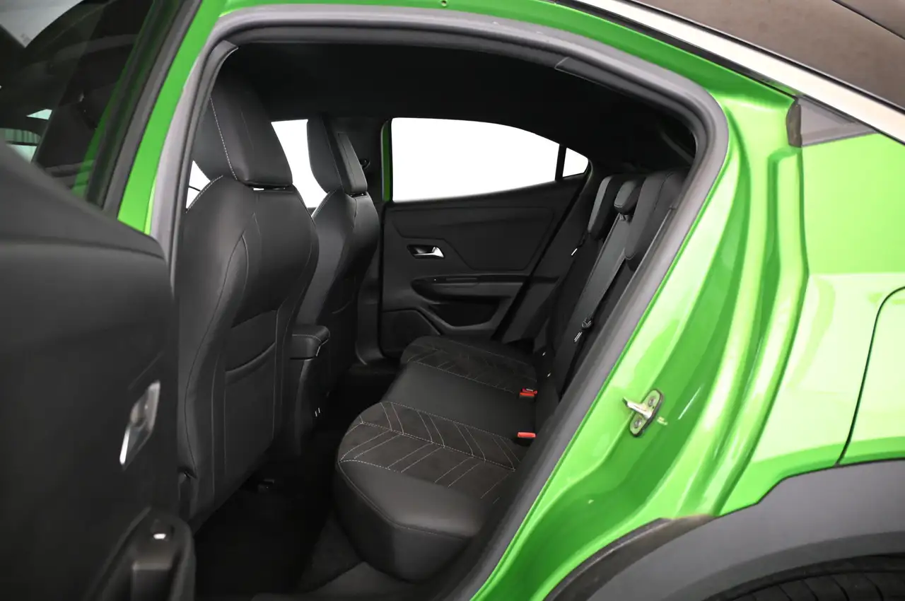 Opel Mokka 1.2 136 Ultimate LED/ACC/Black-Pack/18 — Vehicle gallery 24