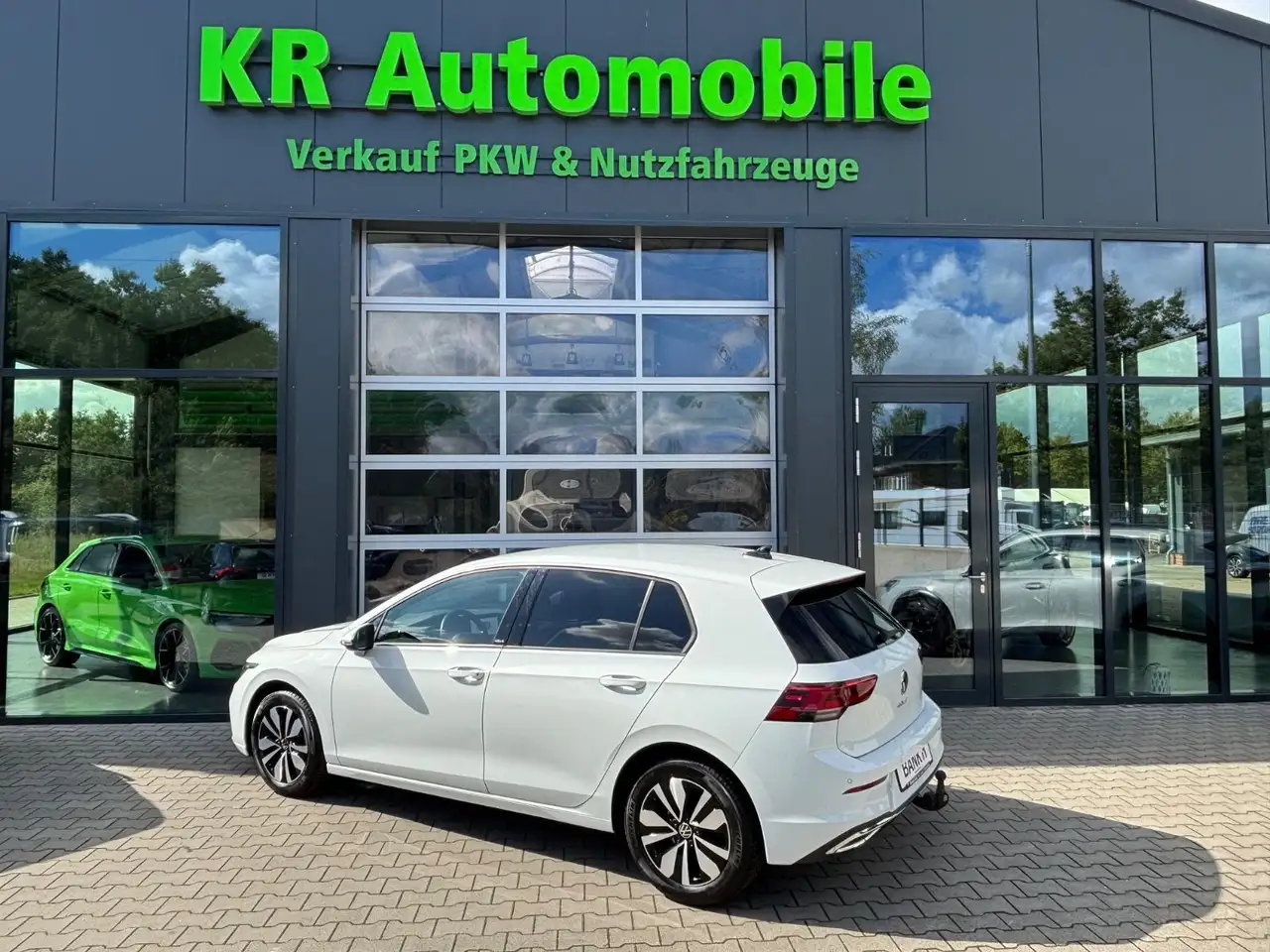 Volkswagen Golf VIII Lim. Move - schwenkbare AHK — Vehicle gallery 4