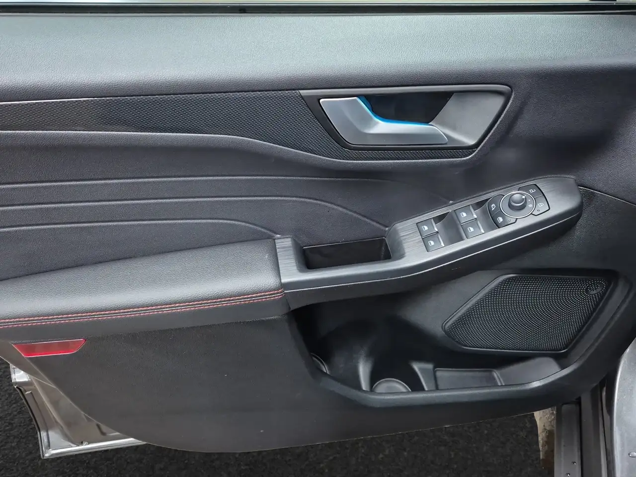 Ford Kuga ST-Line X*PANO*AHK*KAM*ACC*NAVI*SOUND-SYS. — معرض صور السيارة 17