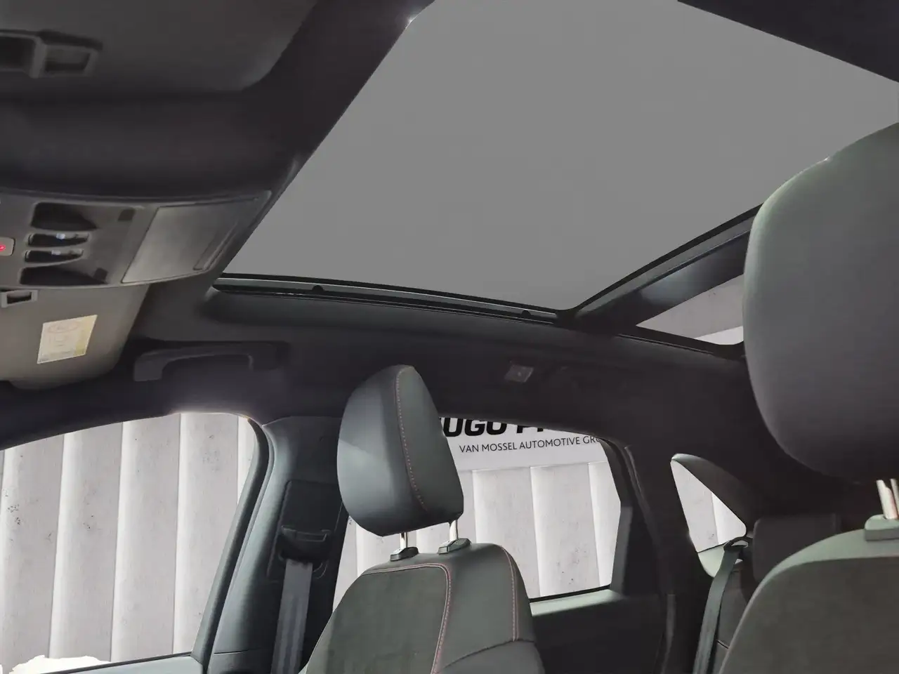 Ford Kuga ST-Line X*PANO*AHK*KAM*ACC*NAVI*SOUND-SYS. — معرض صور السيارة 16