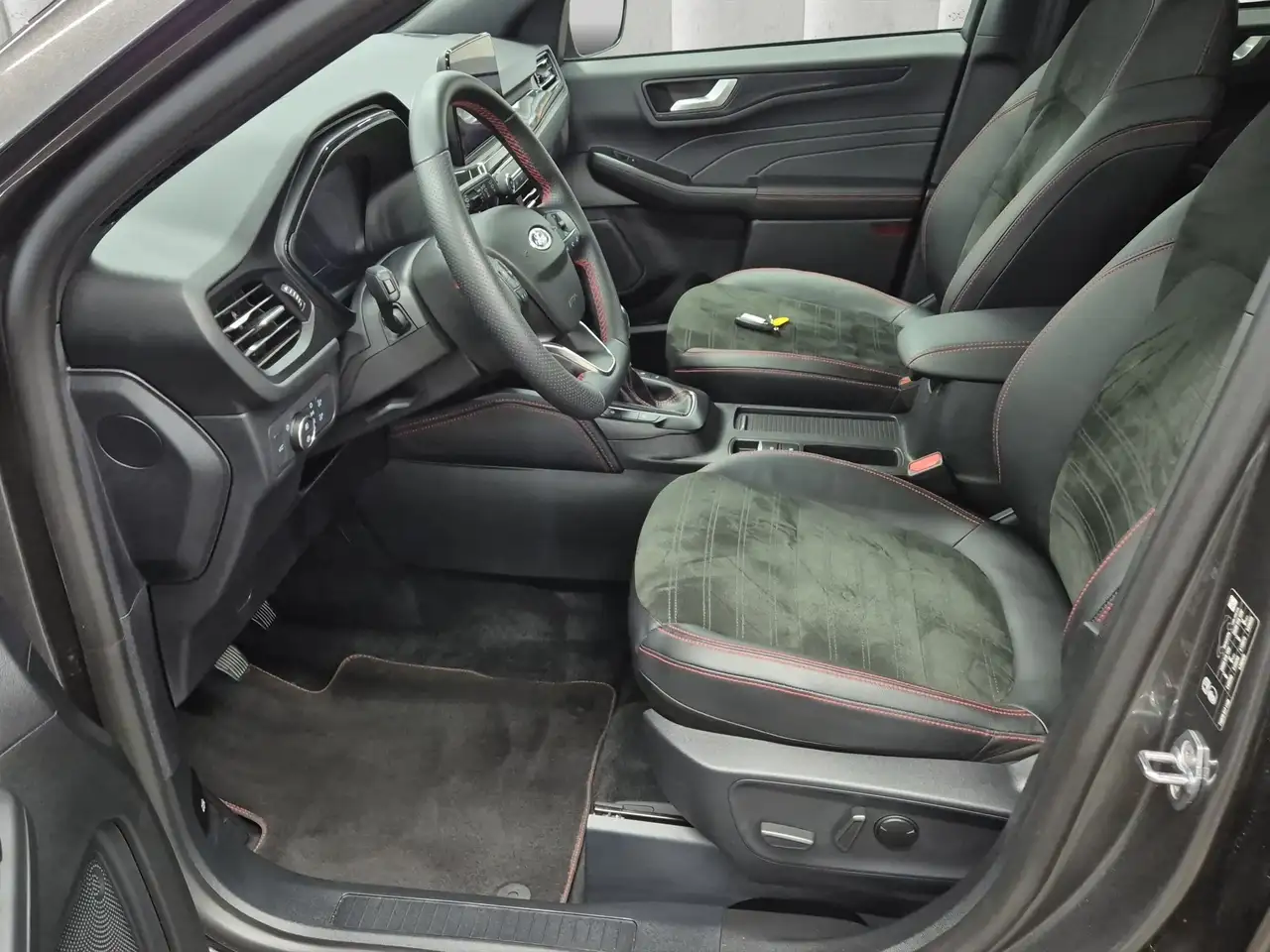 Ford Kuga ST-Line X*PANO*AHK*KAM*ACC*NAVI*SOUND-SYS. — معرض صور السيارة 10