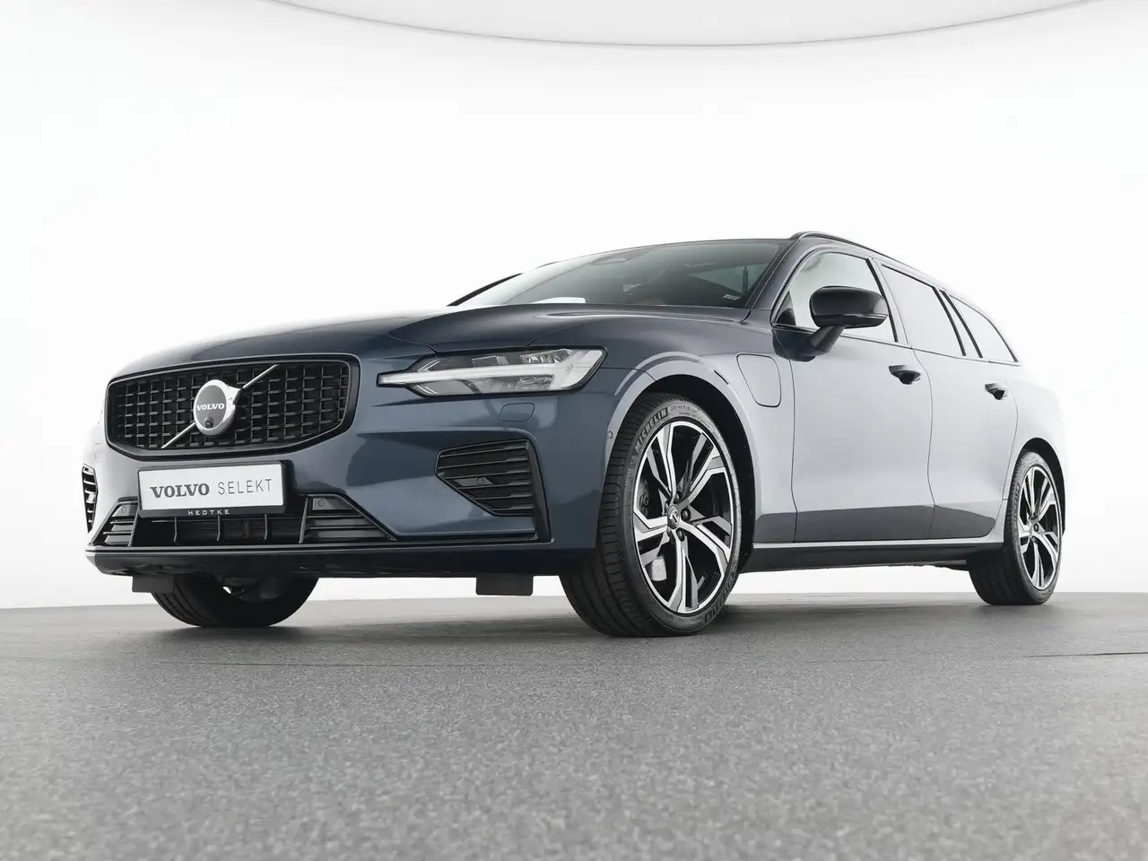Volvo V60 T8 AWD Ultra Dark MASSAGE*B&W-SOUND*HUD*360° — Vehicle gallery 7