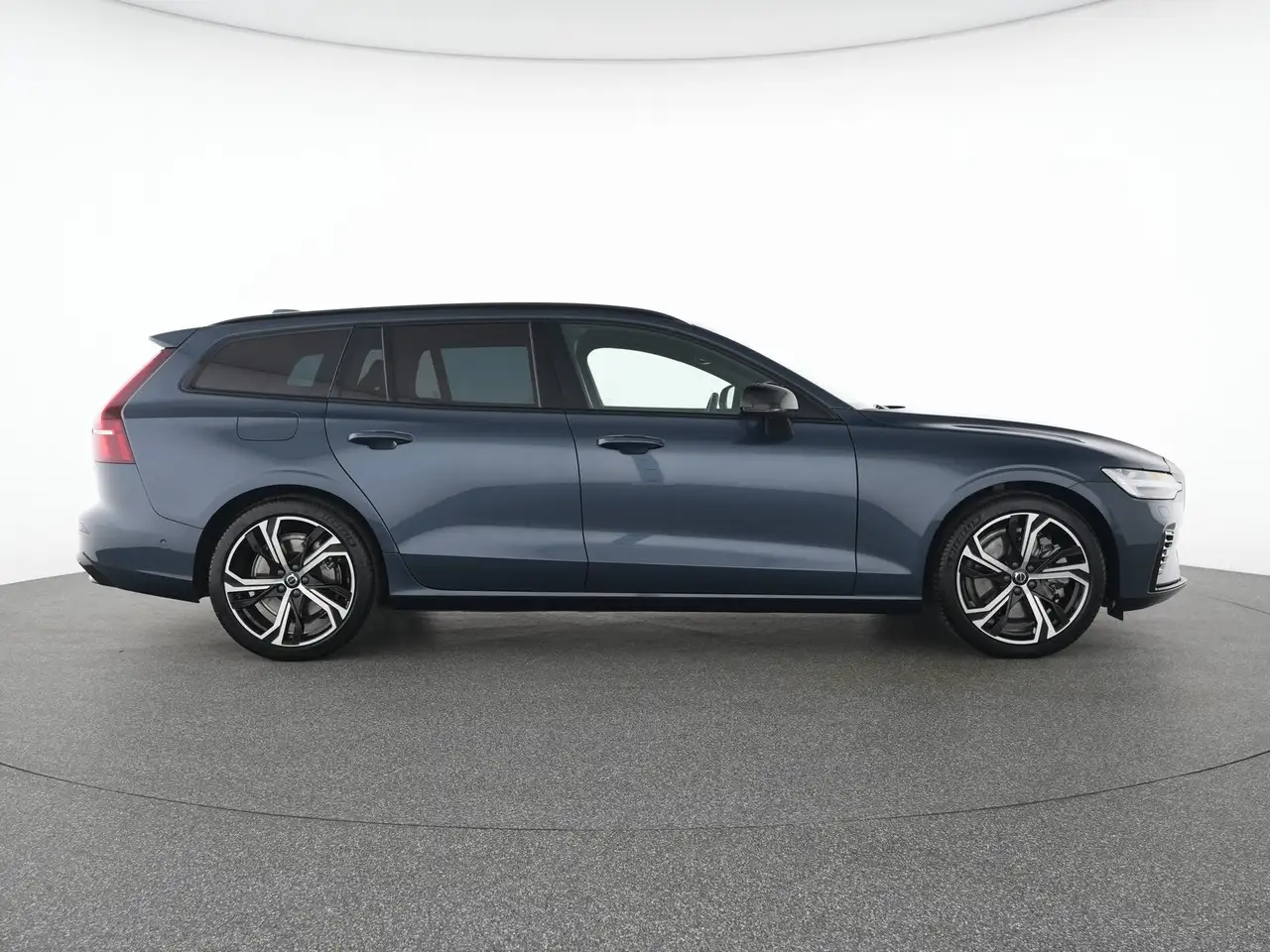 Volvo V60 T8 AWD Ultra Dark MASSAGE*B&W-SOUND*HUD*360° — Vehicle gallery 12