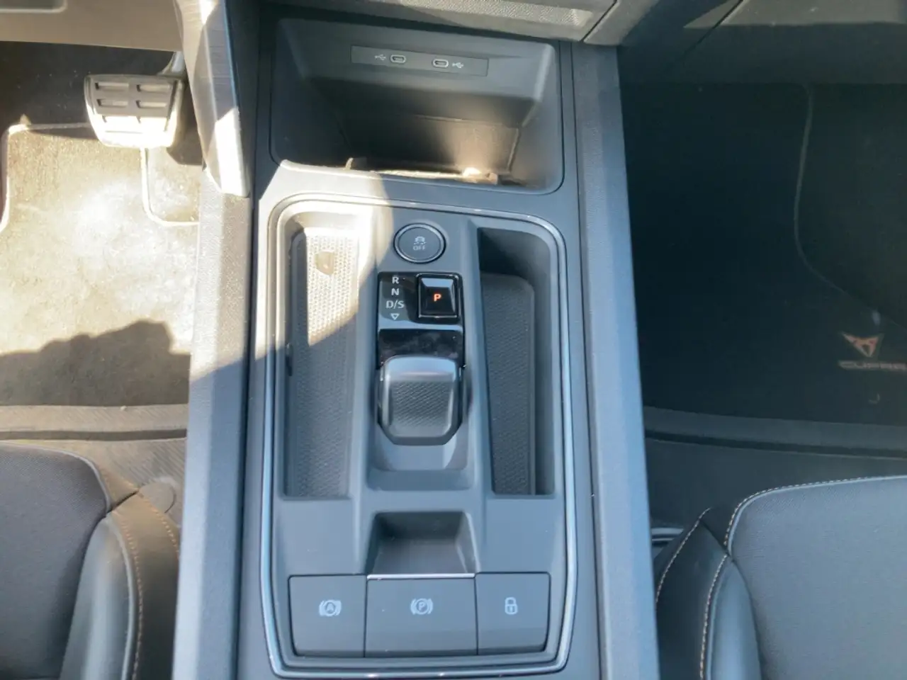 CUPRA Formentor VZ 2.0TSI DSG 4Drive AHK-klappbar Navi Memory Sit — معرض صور السيارة 18