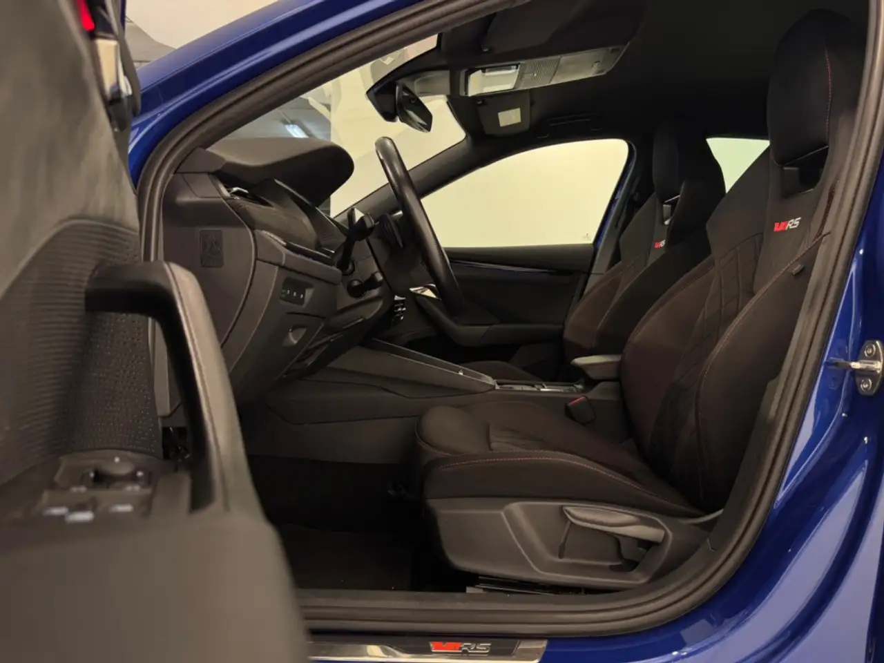 Skoda Octavia 2.0 TSI RS DSG — معرض صور السيارة 25