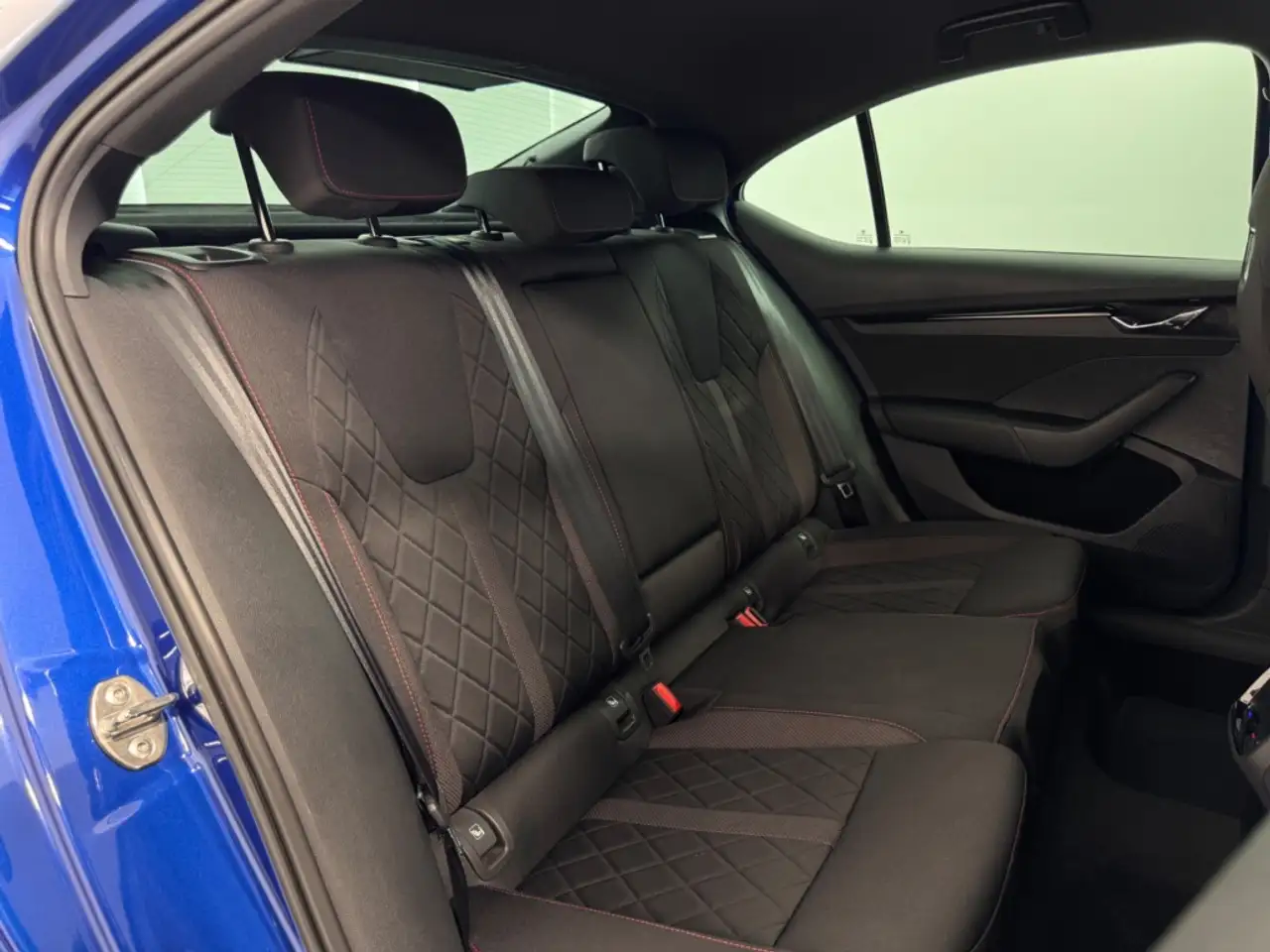Skoda Octavia 2.0 TSI RS DSG — معرض صور السيارة 31