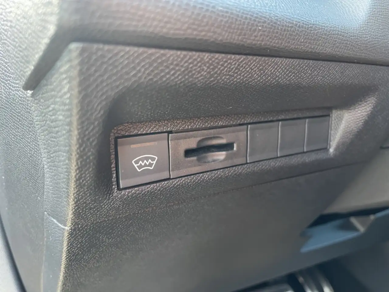 Peugeot 308 SW GT PT 130 EAT8 Navi Memory Sitze Soundsystem Ma — Galerie du véhicule 19