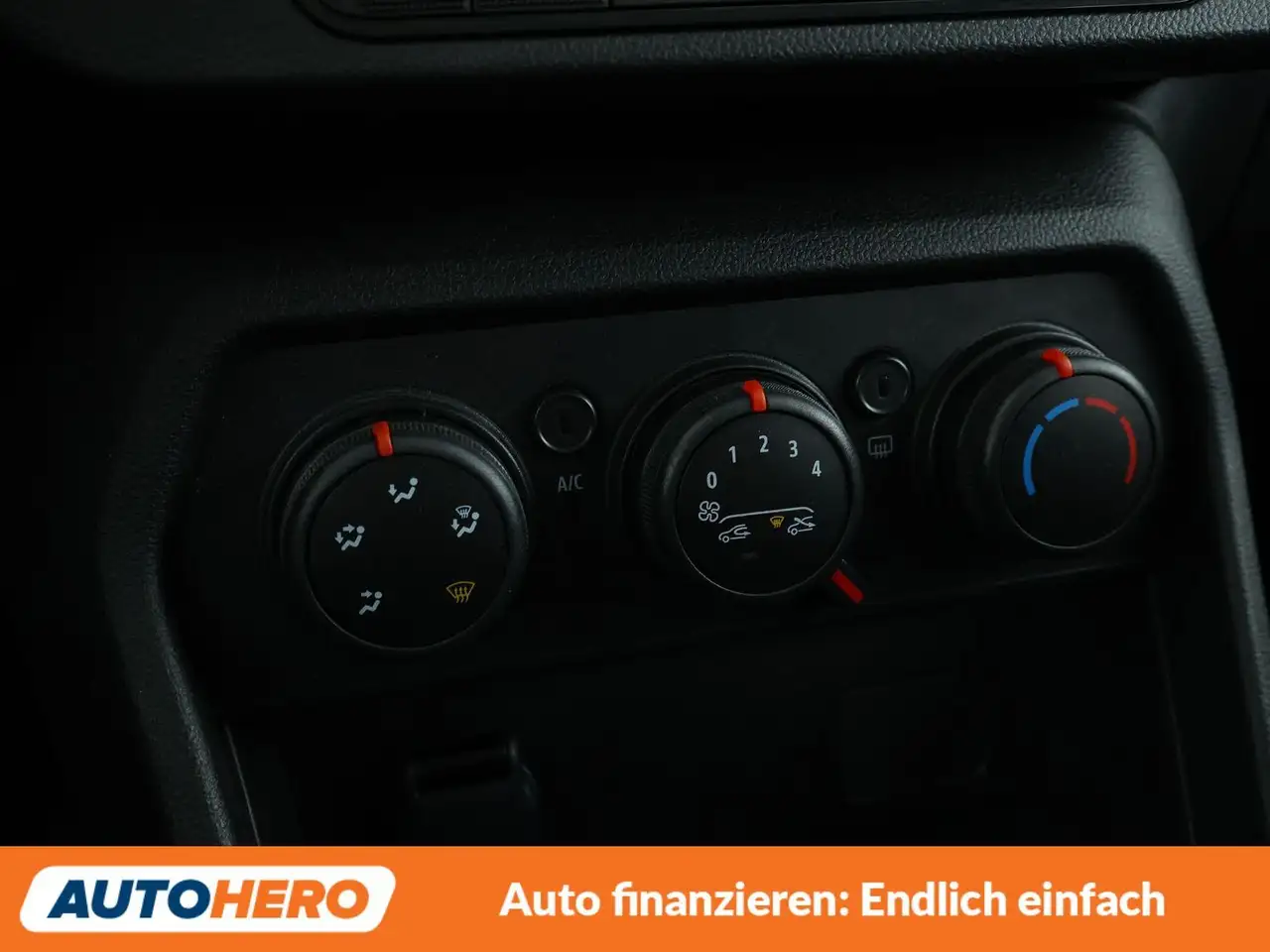 Dacia Sandero 1.0 TCe Expression*TEMPOMAT*PDC*AHK*BT* — معرض صور السيارة 22
