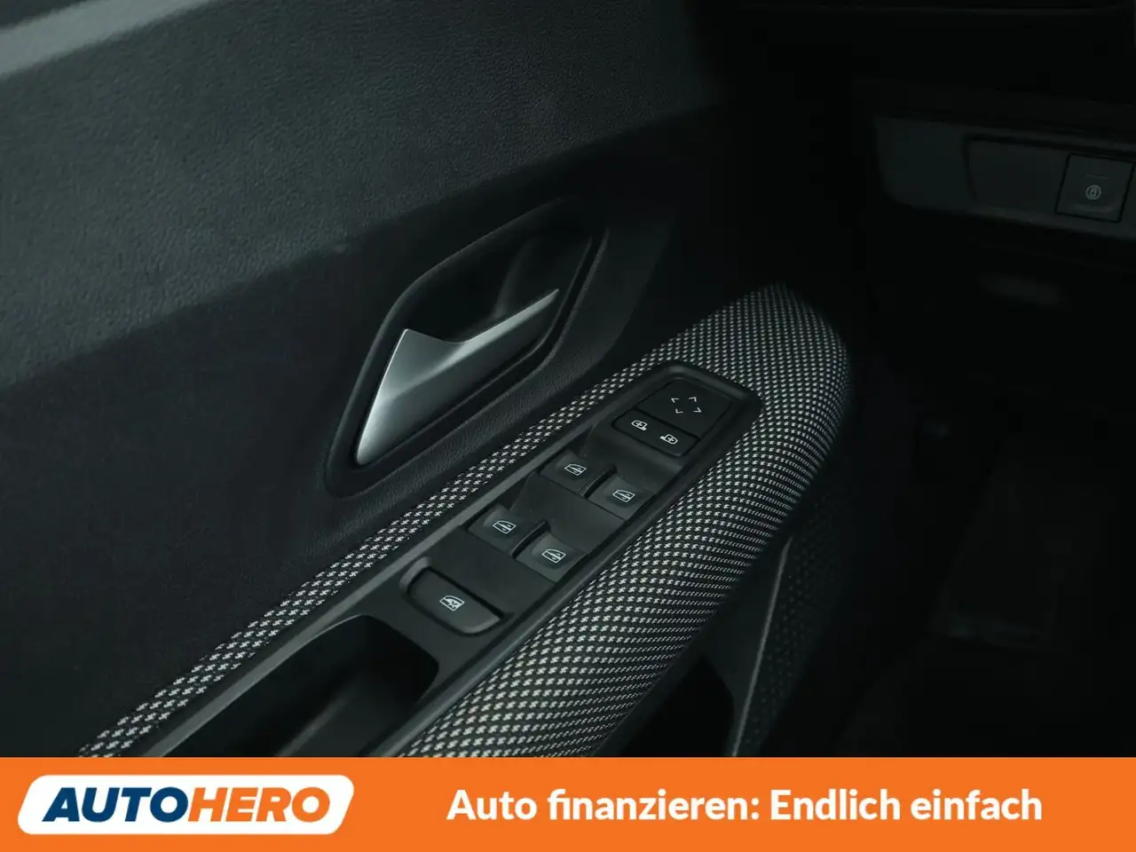 Dacia Sandero 1.0 TCe Expression*TEMPOMAT*PDC*AHK*BT* — معرض صور السيارة 24