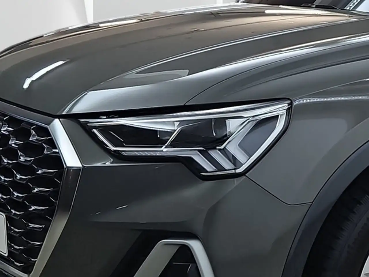 Audi Q3 Sportback S line LED ACC KAMERA PANO NAVI VIRTU... — Vehicle gallery 3